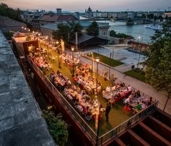 MONKEYrálykodás Budapest egyik legszebb panorámás éttermében