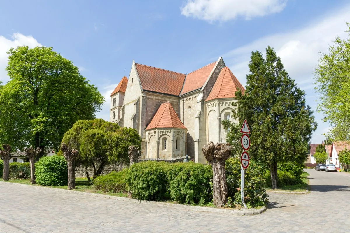 Kihagyhatatlan látnivalók Magyarországon - ócsai Református templom