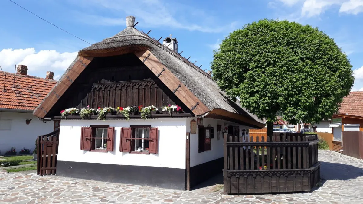 Bútorfestő Alkotóház és Hímzőház, Mezőkövesd