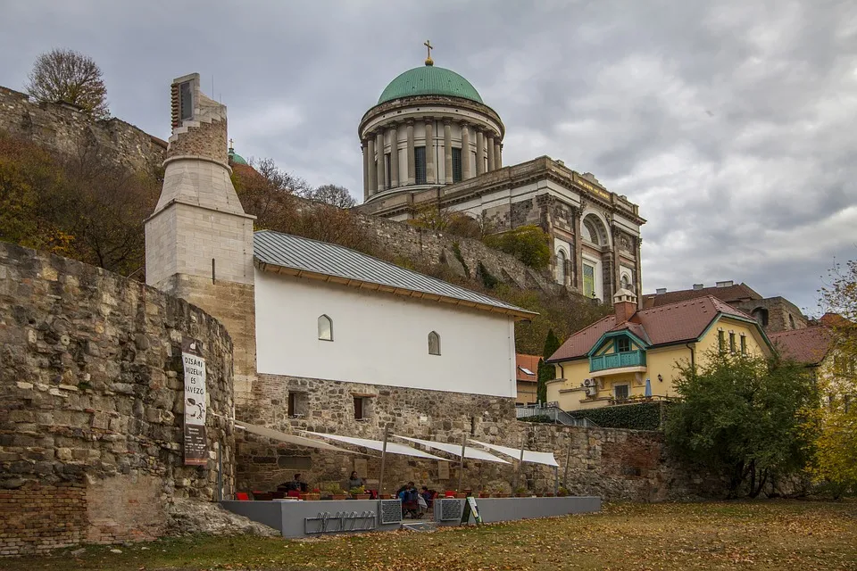 Ezek hazánk legutolsó minaretjei - esztergomi minaret