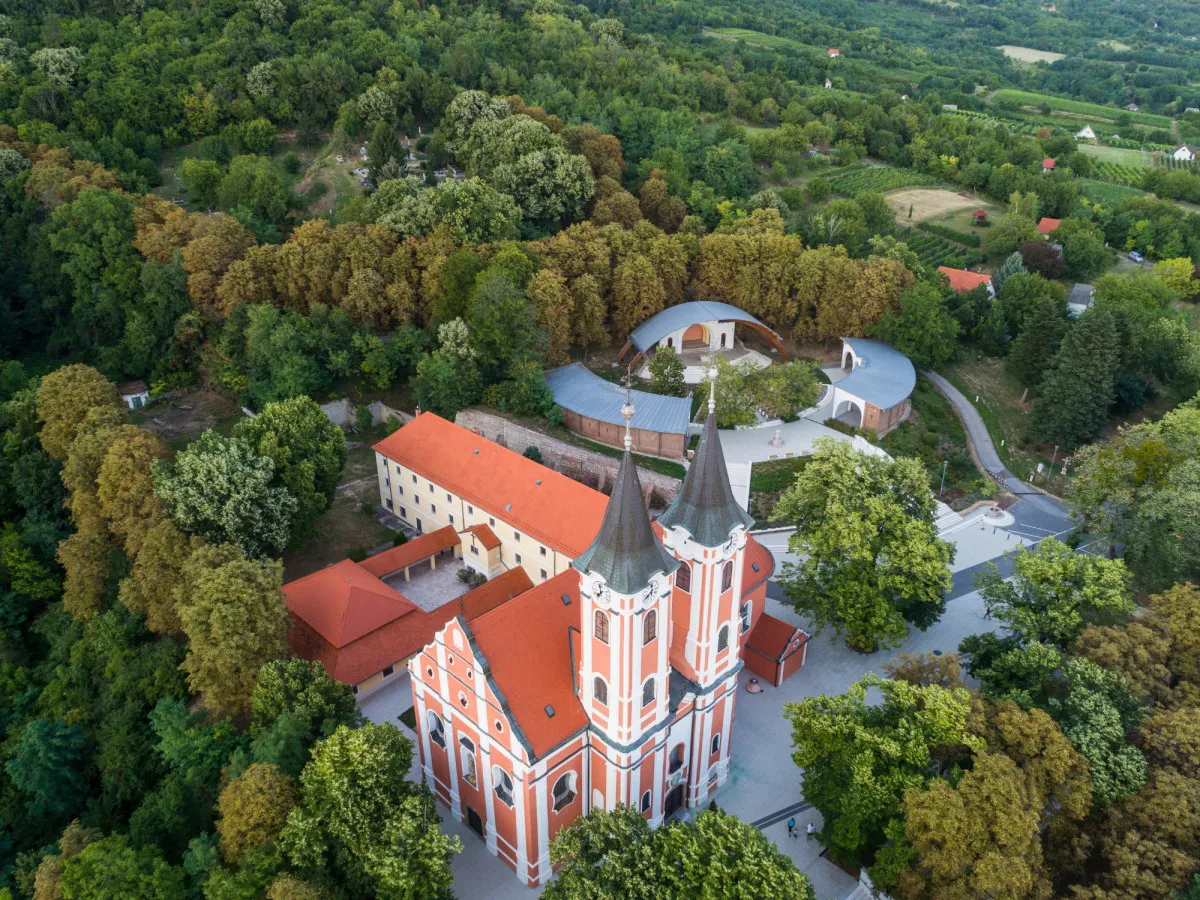 Lelki feltöltődés Magyarország festői zarándokútjain - máragyűdi Boldogasszony-kegytemplom