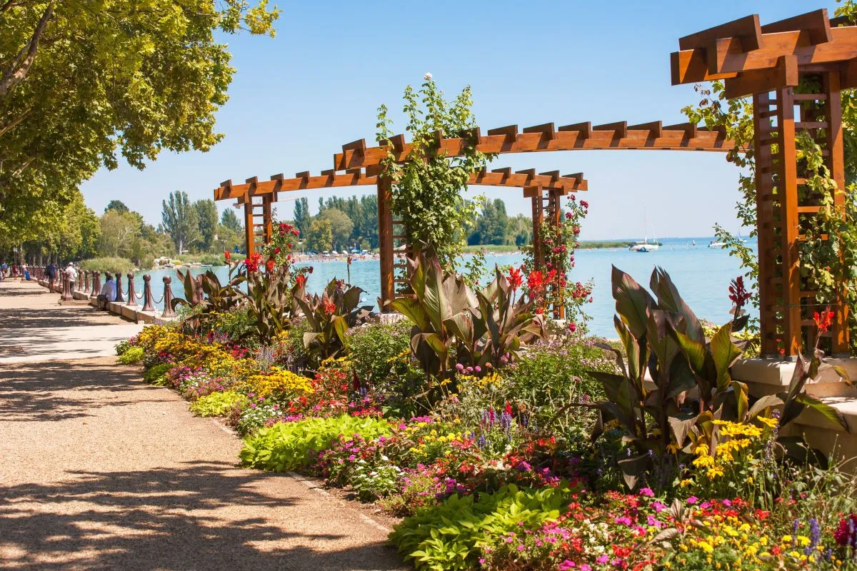 Kiruccanásötletek az európai autómentes napra - Balatonfüred, Tagore-sétány