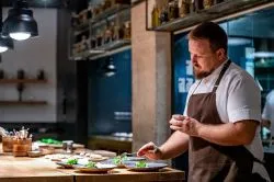 Hatalmas elismerés: magyar séf a világ 100 legjobbja között