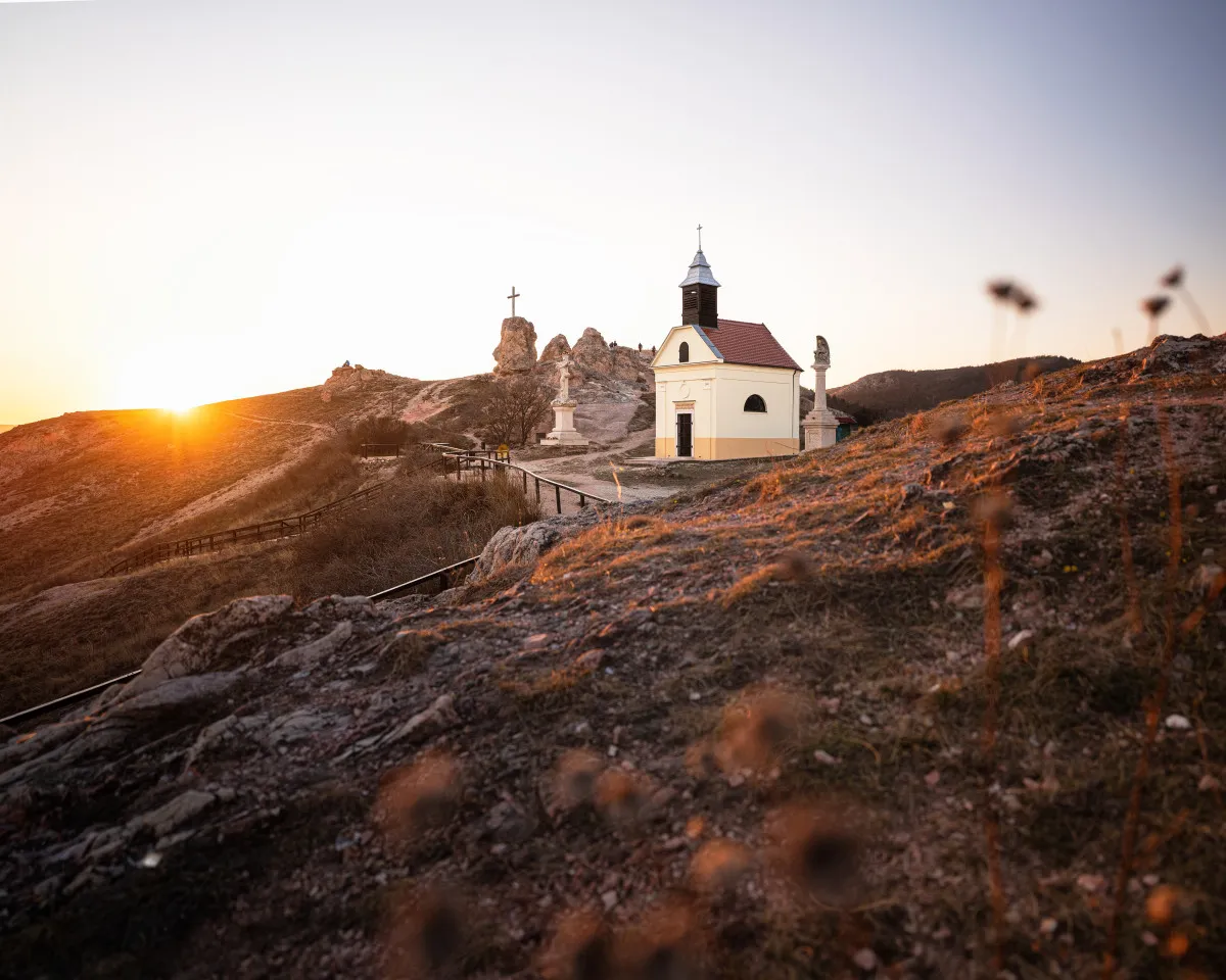 10 kirándulástipp a következő meseszép kiruccanásaidhoz - Szeplőtelen Fogantatás kápolna (Budaörs)