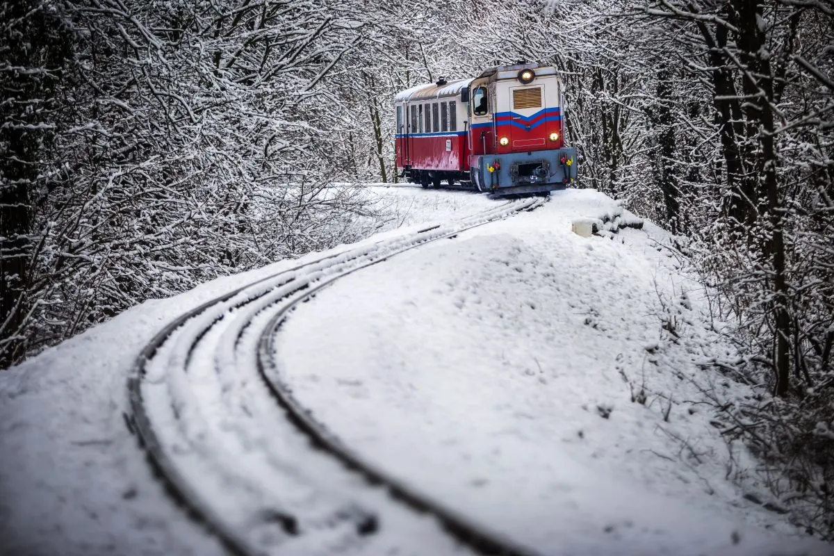 Mesés látnivalók téli köntösbe bújva - Széchenyi-hegyi Gyermekvasút