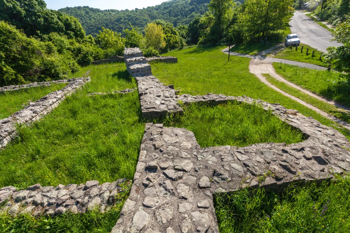 Különleges látnivaló a Dunakanyarban a római korból - Sibrik-dombi római erőd és az ispáni vár romjai (Visegrád)