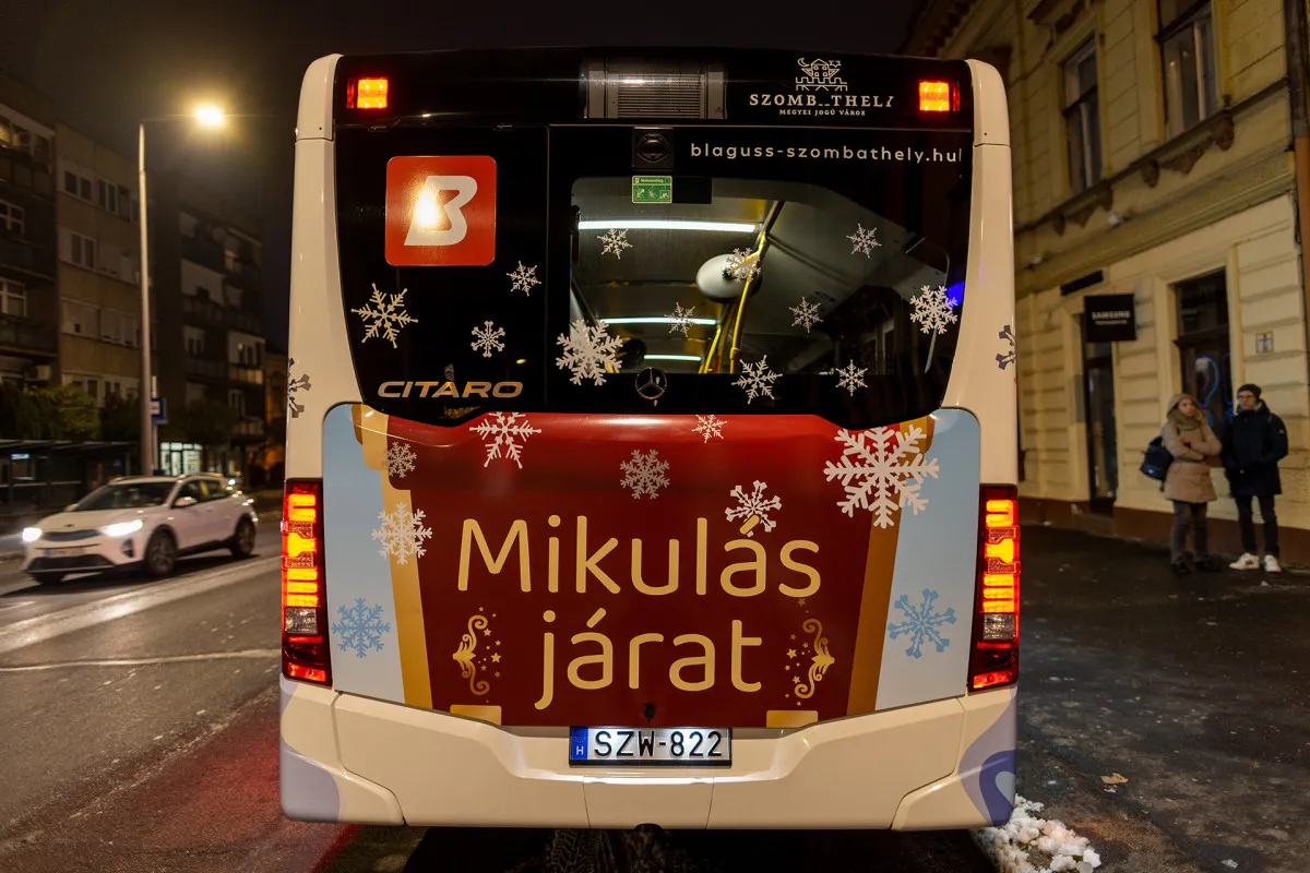 Karácsonyi hangulat Szombathelyen - Mikulás járat/ Fotó: Mészáros Zsolt Sadness