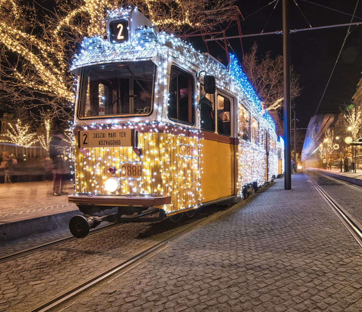 8+1 unaloműző téli program Budapesten - Fényvillamos