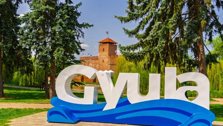 Gyula látnivalók: vár, fürdő, kastély – Történelmi fürdőváros az Alföldön