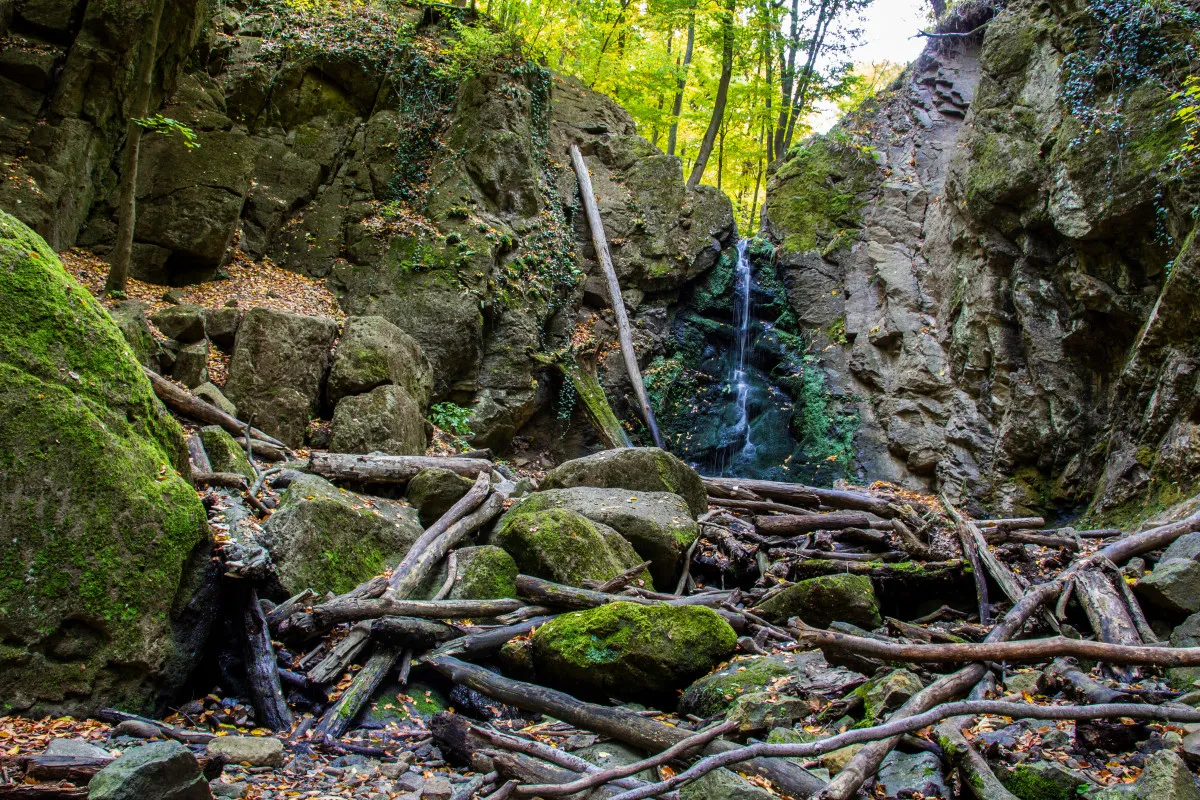 Hazánk bájos vízesései, ahol a lélek is megtisztul - Ilona-völgyi vízesés (Parádfürdő)