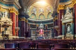 A földi mennyországba vezetnek Magyarország varázslatos templomai