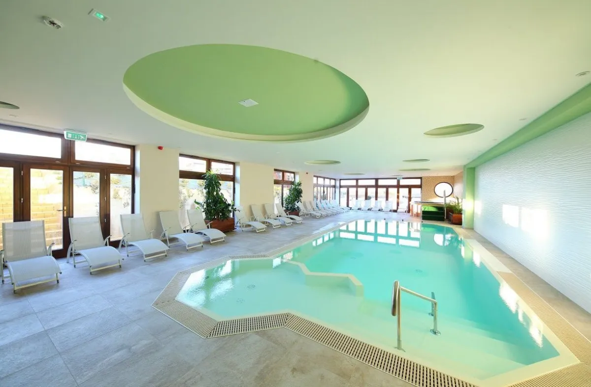 10 mesés wellness szálláshely télre - Nádas Tó Park Hotel**** (Vasad)