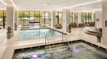 5+1 panorámás wellnesshotel, hogy egy medencében ázva élvezhessétek a tél szépségét