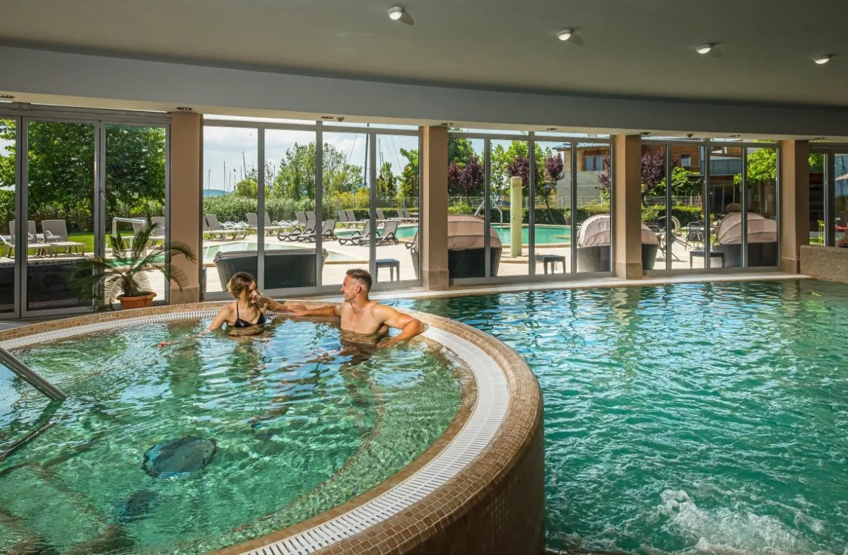 5+1 panorámás wellnesshotel, hogy egy medencében ázva élvezhessétek a tél szépségét - Hotel Golden Lake Resort****sup (Balatonfüred)