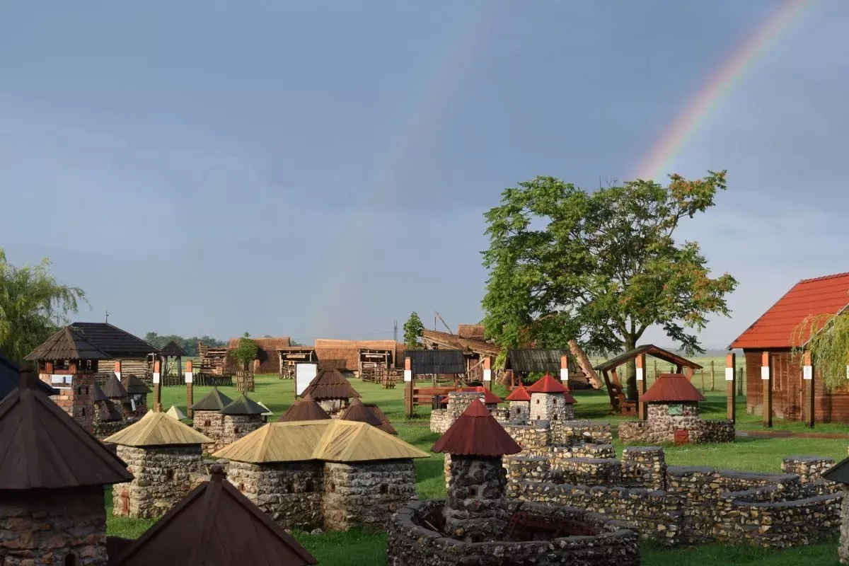 Miniatűr kiállítások - Fotó: Várpark és Skanzen (Dinnyés)