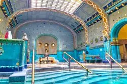 És te mindig észreveszed a Zsolnay kerámiákat Budapest-szerte?