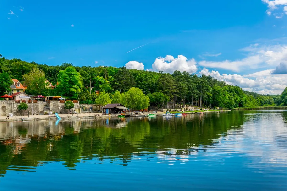 Strandolásra alkalma tavak Magyarországon - Tómalom fürdő (Sopron)