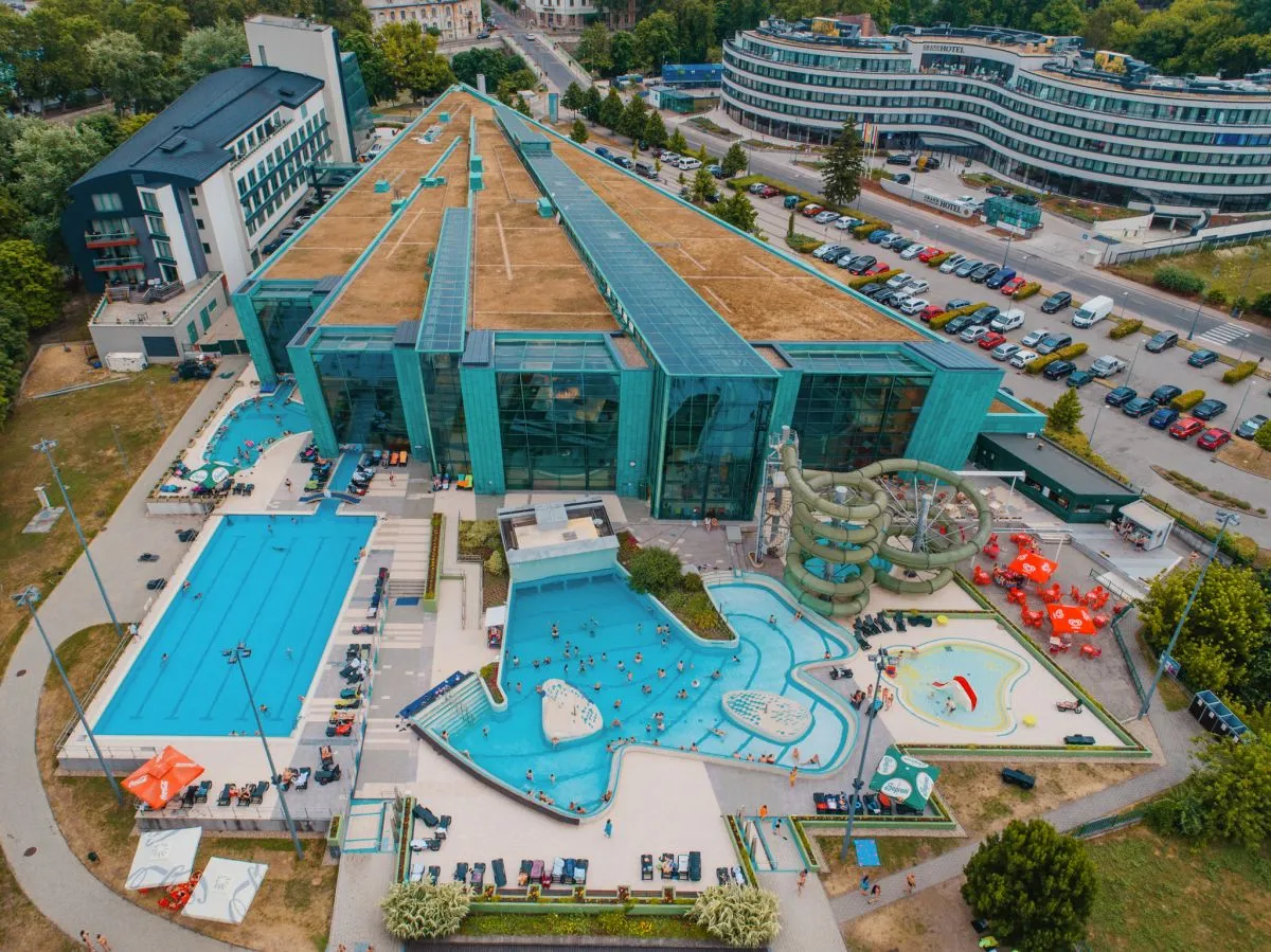 Élményfürdők mesés kültéri vízivilággal - Fotó: Aquasziget Esztergom
