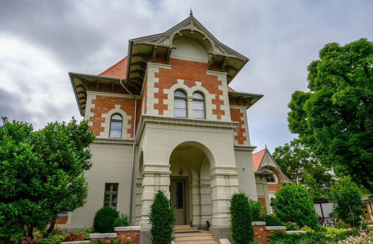 Látnivalók Budapesten: A Haris Park villája és különleges kertje - Fotó: Haris Park Facebook oldala