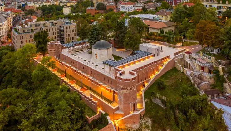 Budapesten rejtőző sejtelmes síremlékek