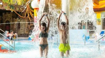 Családbarát élményfürdők gyerekekkel: 10 szuper gyerekbarát fürdő és aquapark az országban
