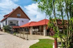 10 madárdalos szálláshely a mesekastélytól a wellness paradicsomig − Pihenj a természet szívében!