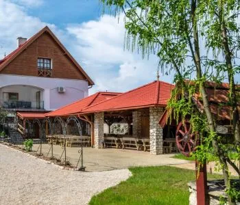 10 madárdalos szálláshely a mesekastélytól a wellness paradicsomig − Pihenj a természet szívében!