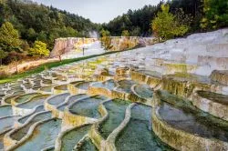 A „magyar Pamukkale” és Európa közepe – 5+1 hazai úti cél nyárra