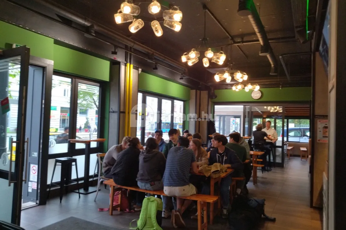 A Rizmájer Sörház a tradícionális sörözők és éttermek tökéletes keveréke