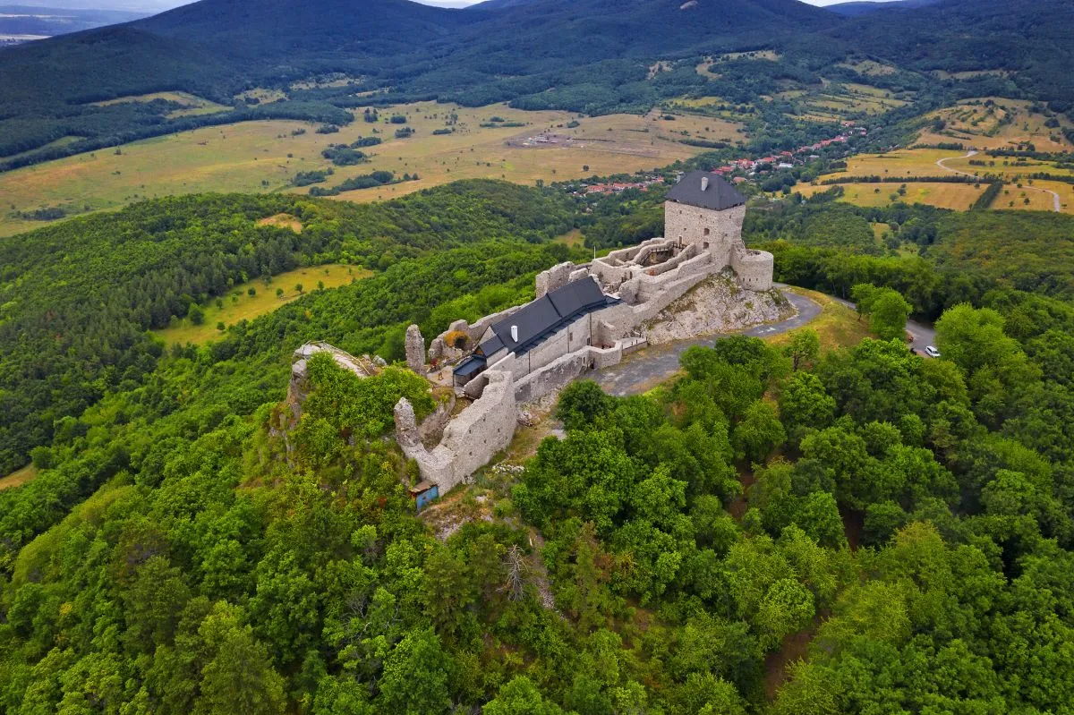 Mesés látnivaló a Zemplénben: regéci vár (Regéc)