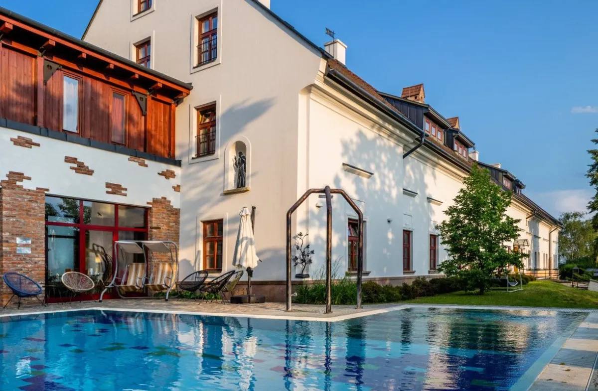 Hotel Vécsecity, a kastélyba zárt város