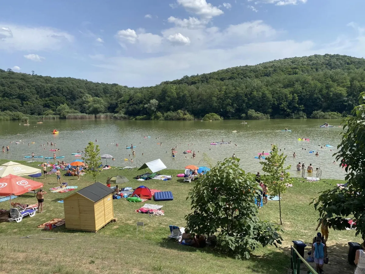 Természetes strandok Szálkán - Szálkai-tó/ Fotó: Szálkai strand Facebook oldala