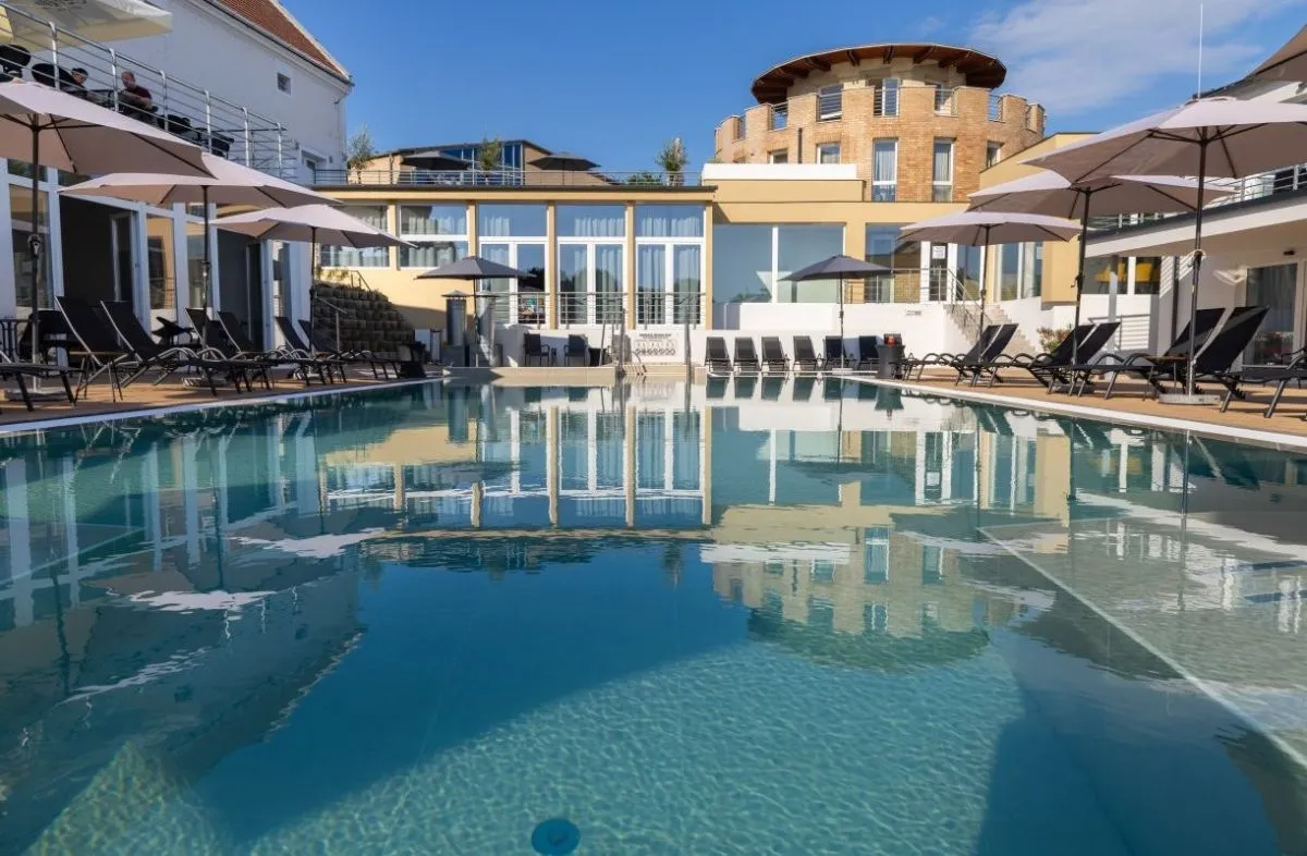 Kültéri medencés szállások Magyarországon - CE Plaza Hotel Siófok