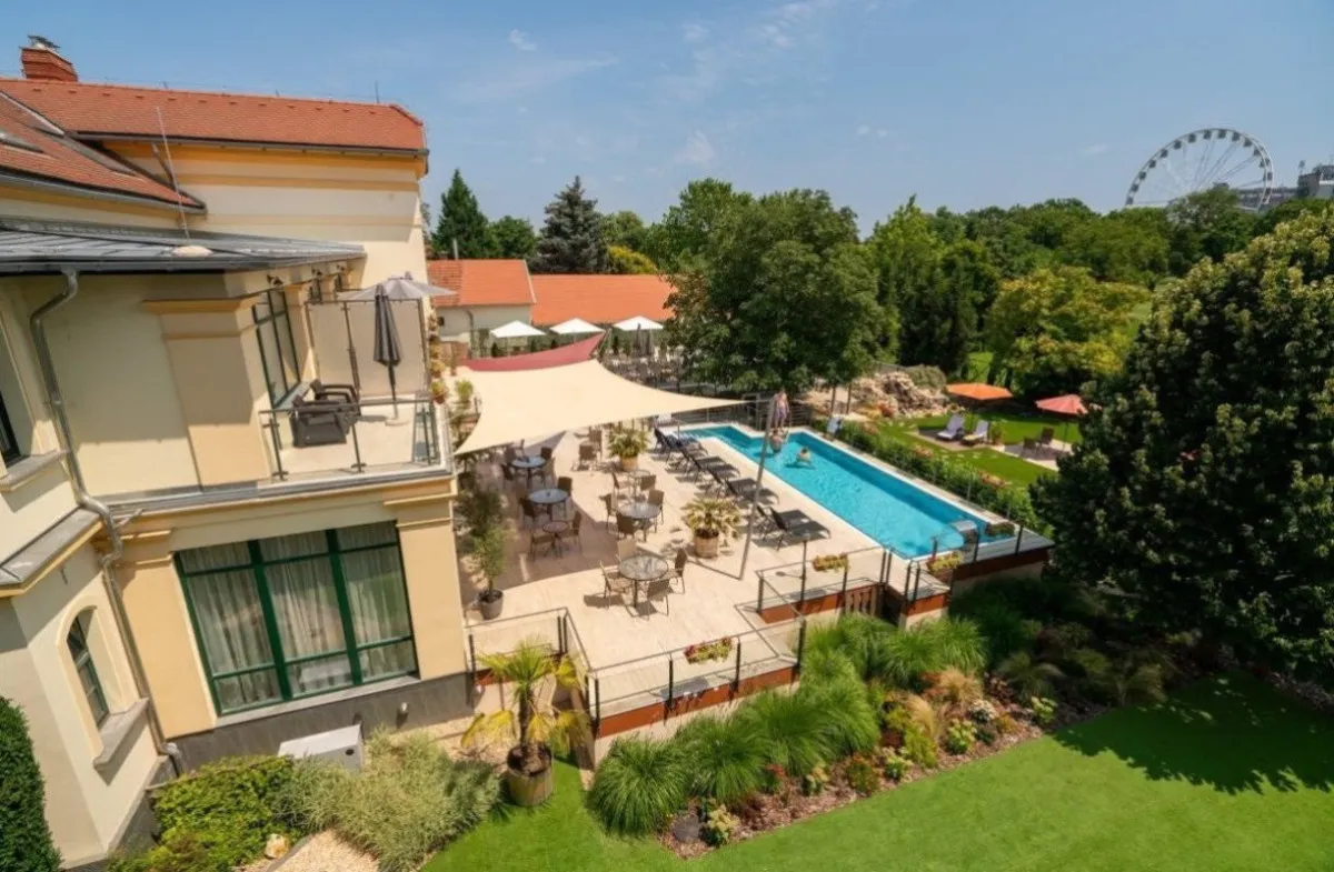 Kültéri medencés szállások Magyarországon - Elizabeth Hotel Gyula