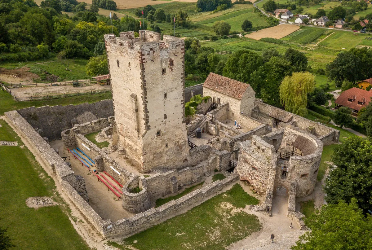 Balatoni várak és várromok - Kinizsi vár, Nagyvázsony