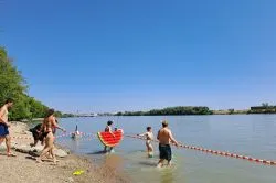 Új dunai szabadstrand nyílt Budapesten: Duna-fürdő Árasztó-part