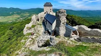 Kalandozz sejtelmes tájakon! 5 ködfátyolos túrahely őszre