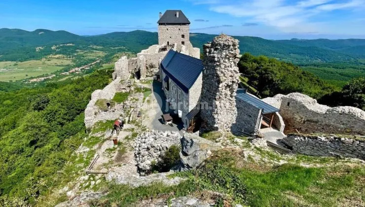 Kalandozz sejtelmes tájakon! 5 ködfátyolos túrahely őszre