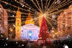 Budapesti karácsonyi vásárok 2025–2026: Advent Bazilika és Vörösmarty tér programok, időpontok, fényfestés