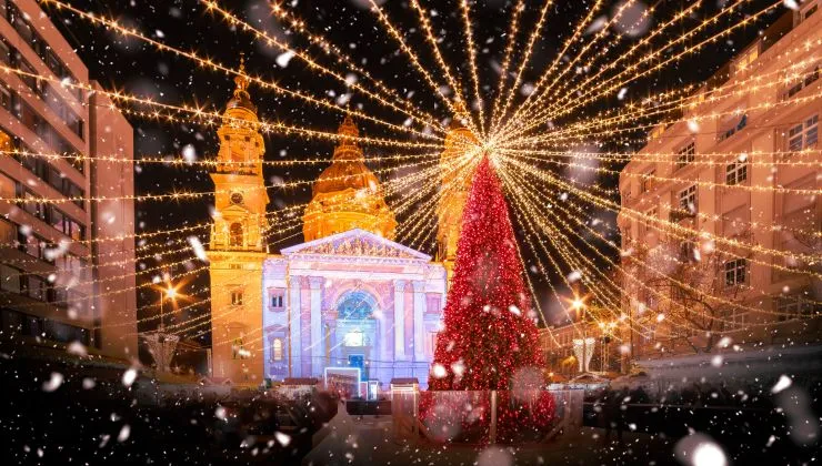 Budapesti karácsonyi vásárok 2025–2026: Advent Bazilika és Vörösmarty tér programok, időpontok, fényfestés