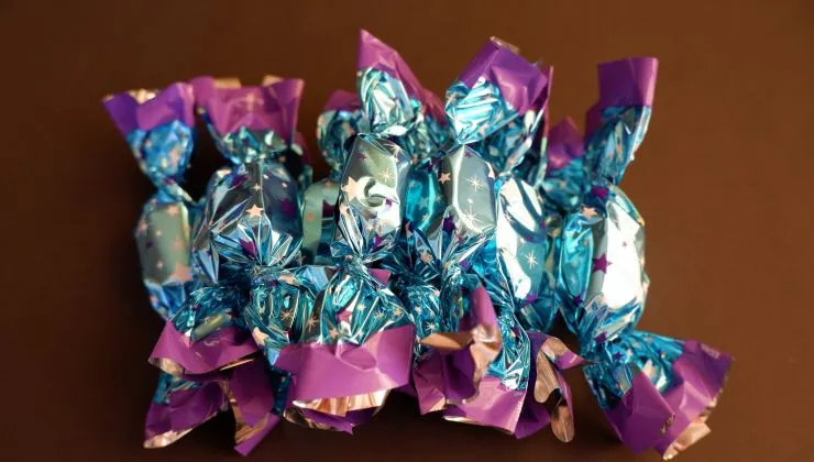 Az év szaloncukra egy karamellizált fehércsokoládéval bevont, Lotus kekszes-karamellás édesség lett