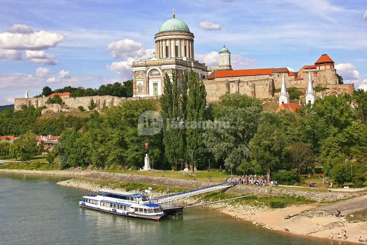 A Dunakanyar legendásan szép látnivalója az Esztergomi vár