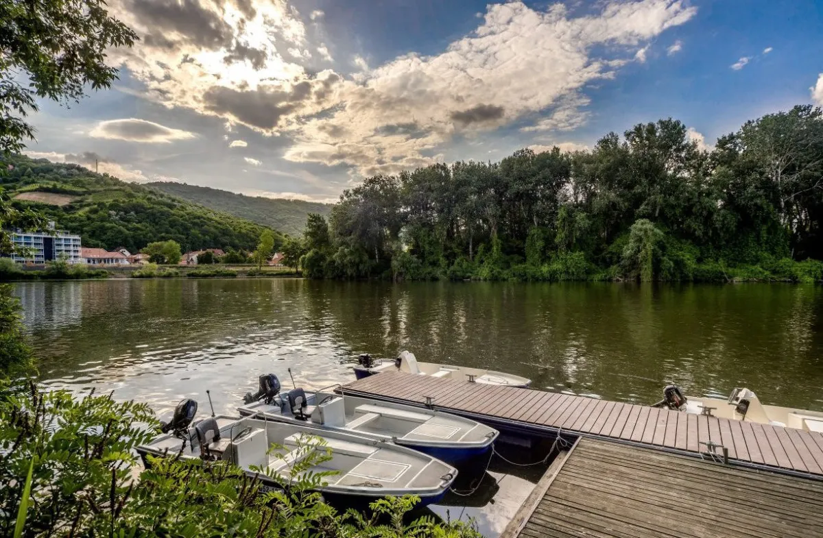 A Bodrog és Tisza ölelésében fekszik a Hotel Csillag Tokaj Rakamaz
