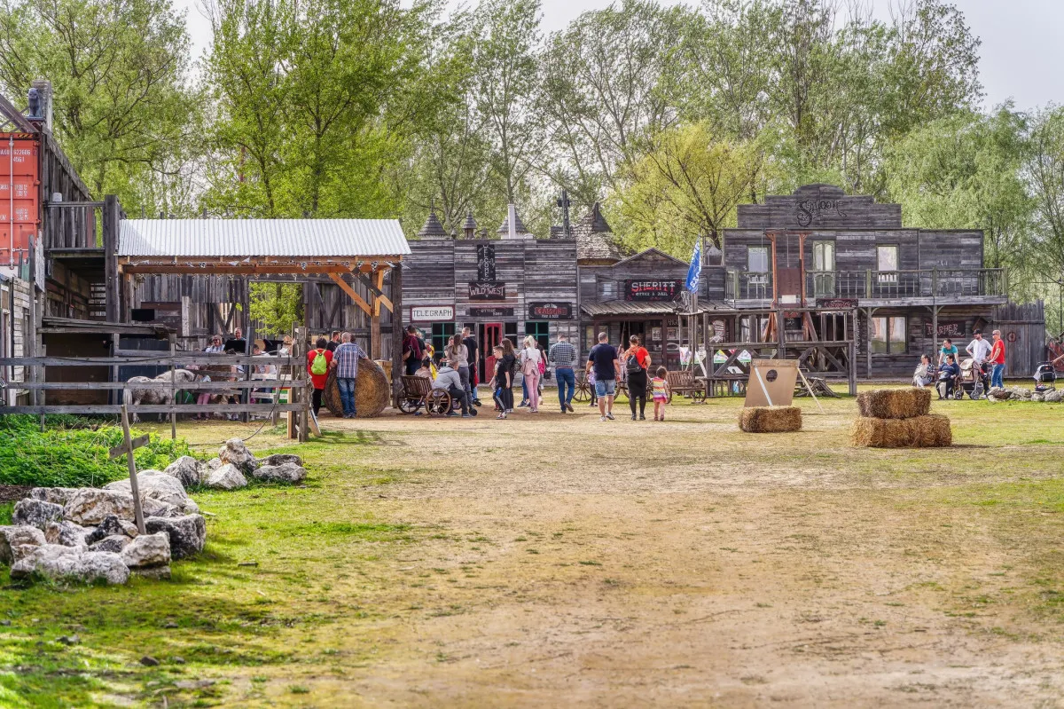 A kisvárdai Cinemaqua Film- és Natúrparkban életre kelnek a filmes díszletek/ Fotó: Cinemaqua Facebook oldala