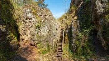 A Dunakanyar sziklabirodalmától Úrkút dzsungeléig