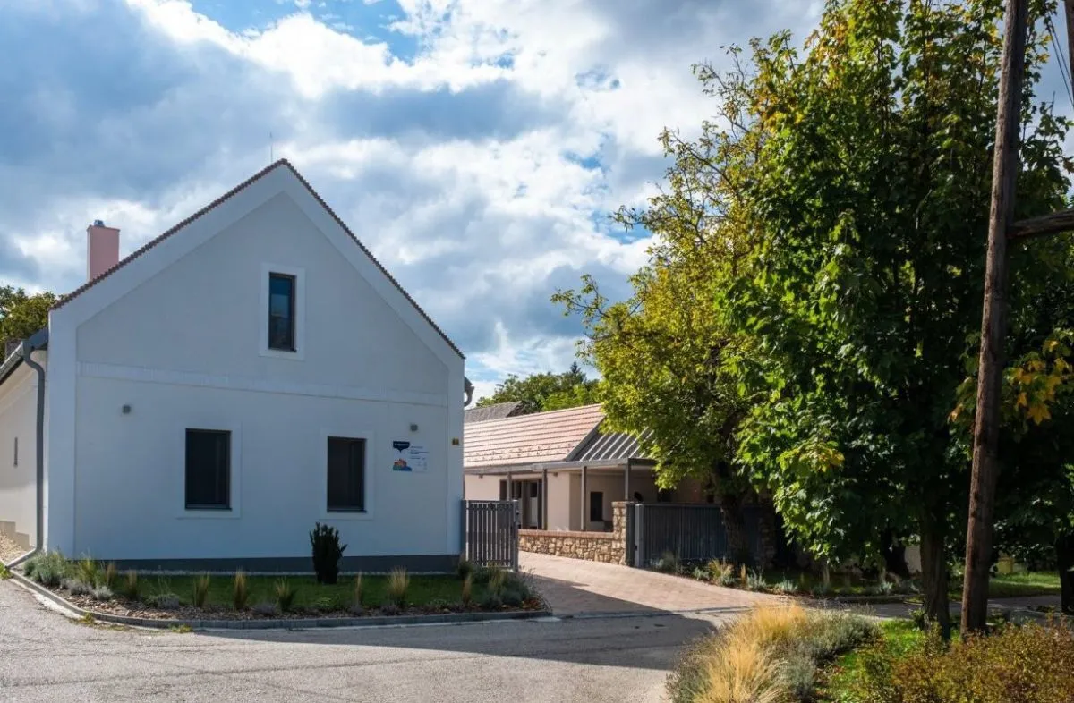 A csendre és a természet közelségére vágyóknak nyújt menedéket a Stadium Home Panzió Barnagon