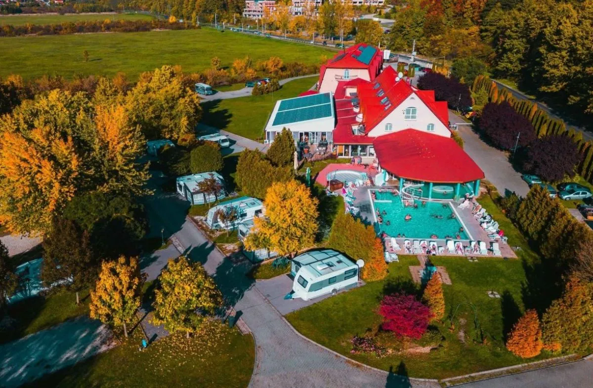 Praktikus bekészítéssel várják a négylábú vendégeket is a Thermal Park Hotelben Egerszalókon