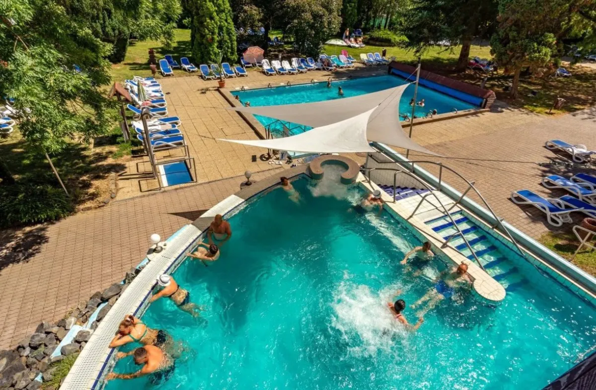 A Sárvári Ensana Thermal Hotel mellett hatalmas kirándulásokat tehetünk kedvenceinkkel