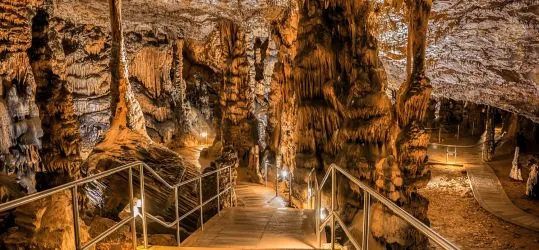 Különleges helyek Magyarországon: 6 város és látnivaló meglepő múlttal