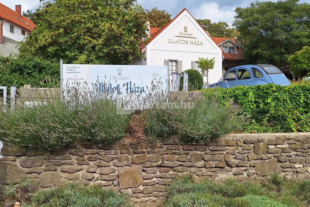 Tihanyban feltétlenül látogassuk meg az Illatok Házát